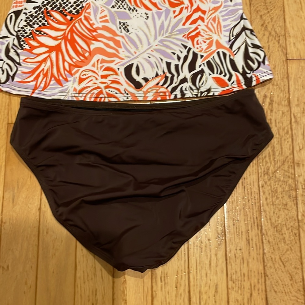 24th & Ocean swimsuit - Picture 6 of 9
